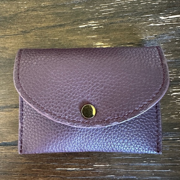 Lightly used LOVE AND LORE Snap Cardholder - Picture 3 of 4